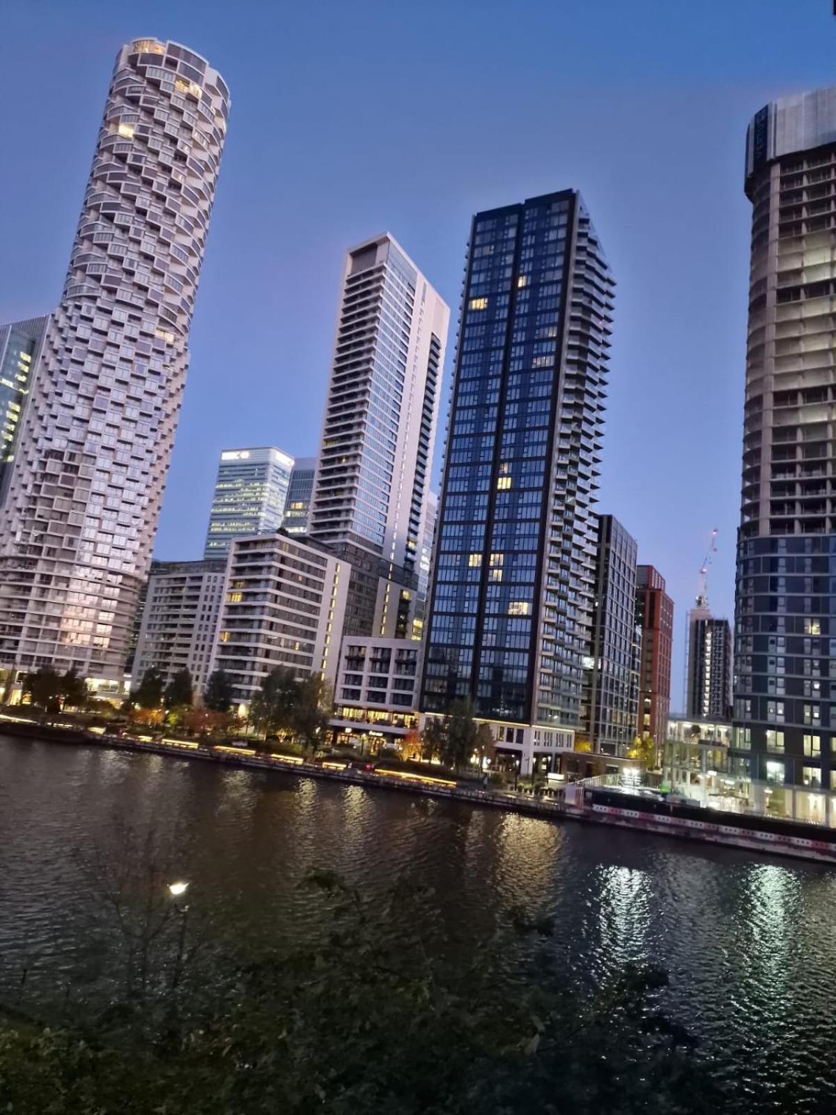Canary Wharf View Apartments London Exterior photo